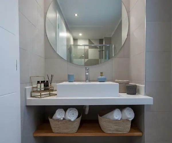 Luxury Sunrise White 林都斯