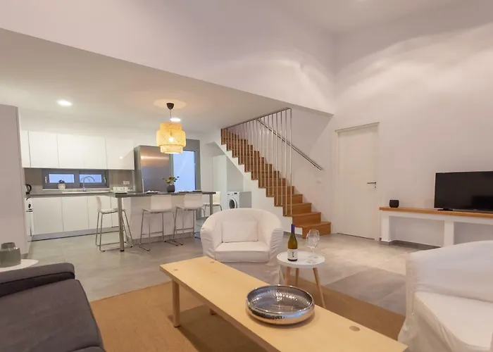 Luxury Sunrise White فيلة